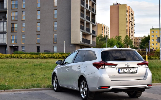 Toyota Auris cena 57900 przebieg: 121111, rok produkcji 2018 z Kielce małe 704